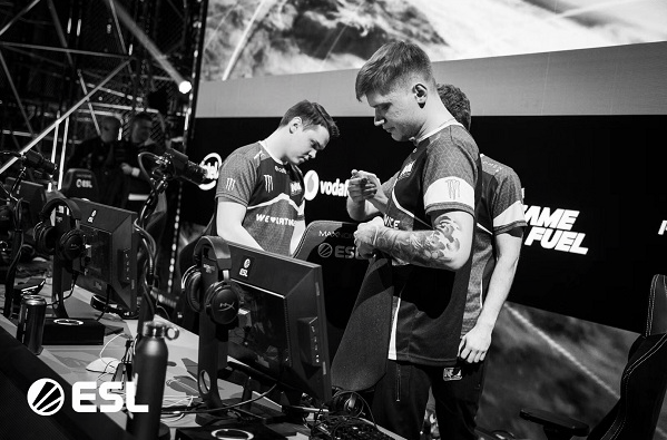 队间的默契 队间的默契