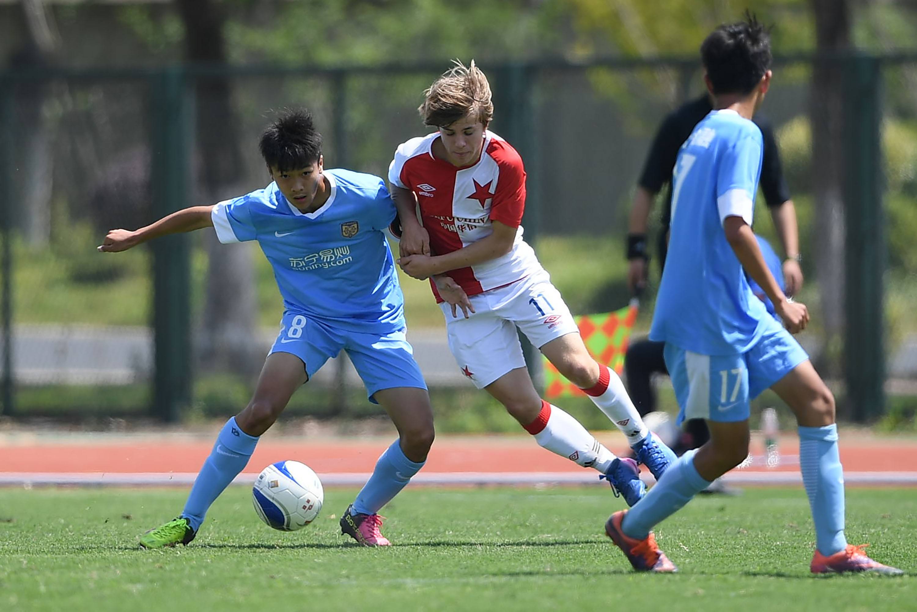 集中在三点 集中在三点